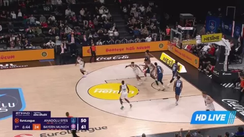 Poster siaran Anadolu Efes Istanbul VS Bayern Munchen